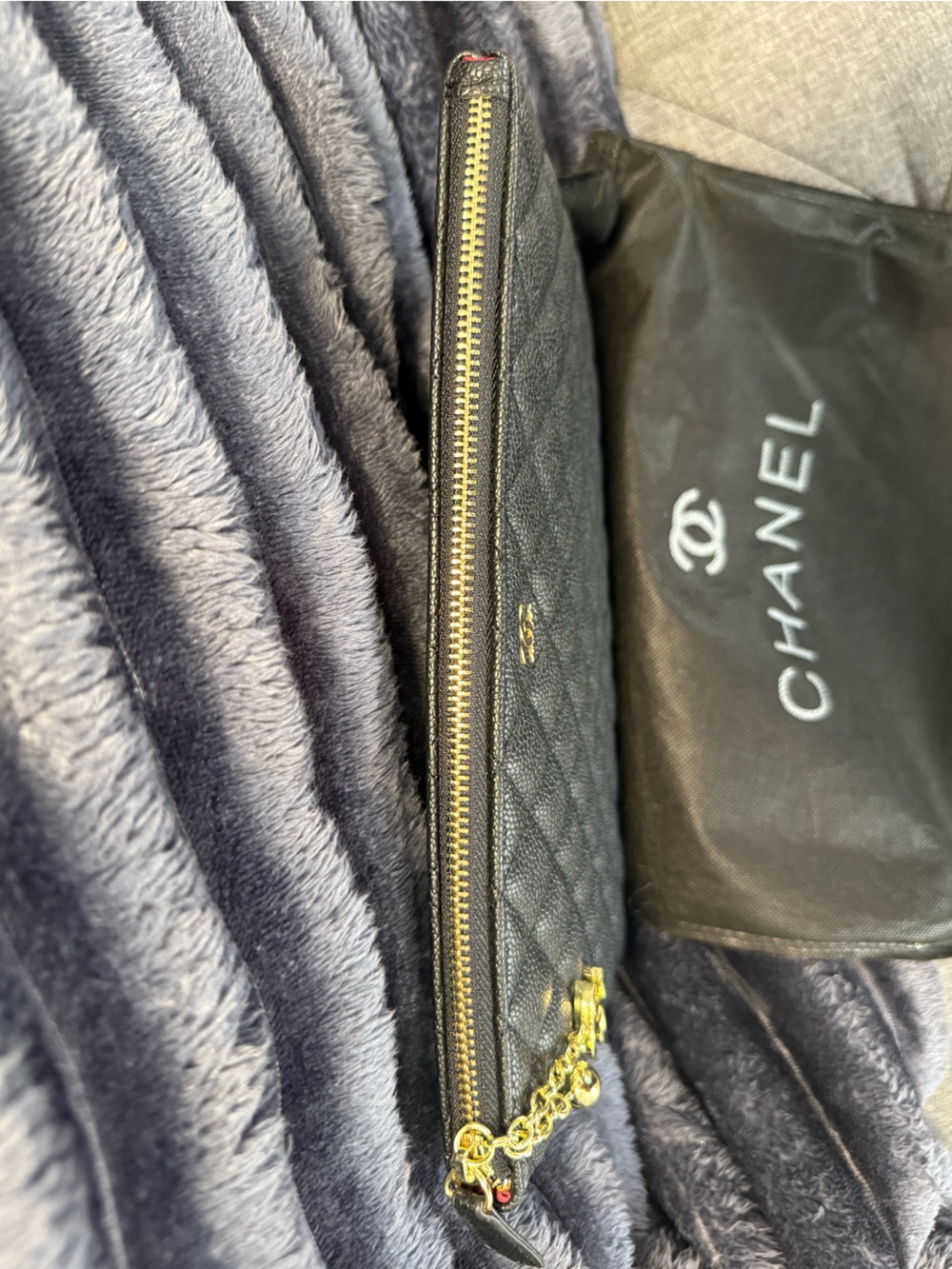 New Luxury Style Quilted Black Leather Large Clutch With Gold Charms - Picture 5 of 10